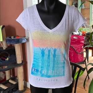 Hollister me and my beaches t shirt small